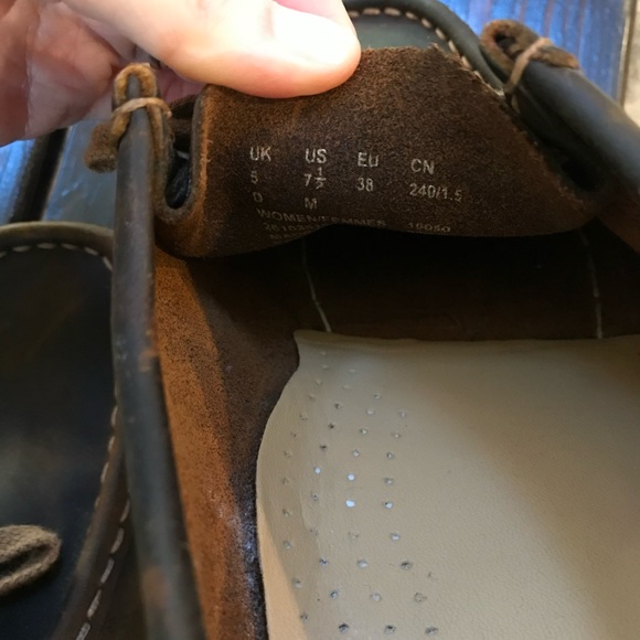 Women’s Clarks 7 1/2 - Picture 4 of 5